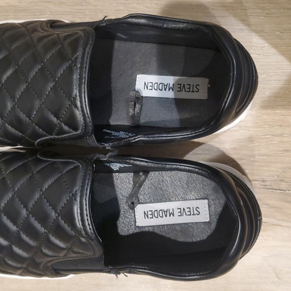 Steve Madden Ellen quilted Slip on Sneaker - Picture 5 of 8